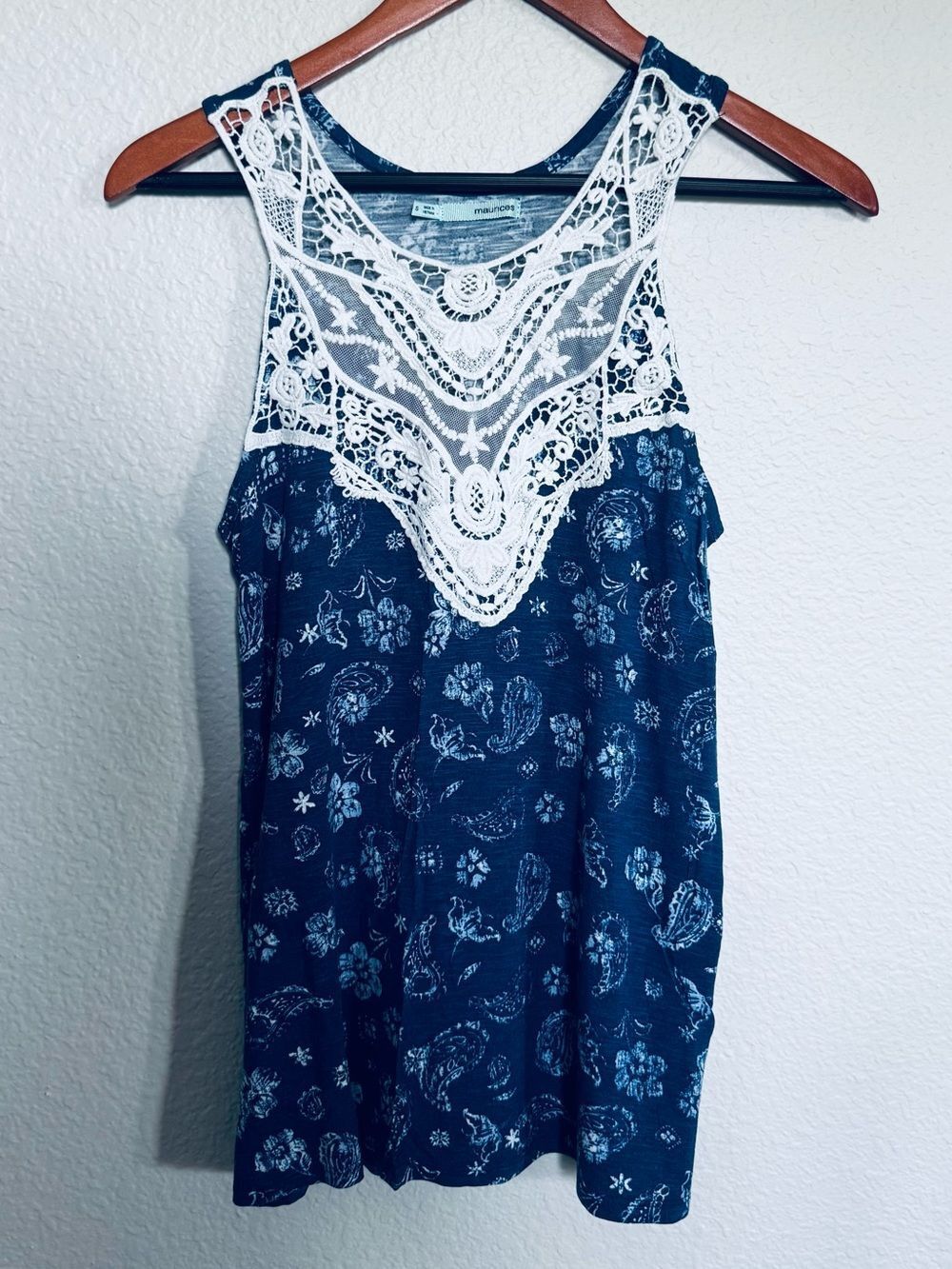 Maurice’s Blue Paisley White Lace Neck Boho Top S